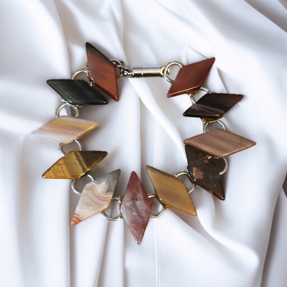 Vintage polished agate kite shape link bracelet